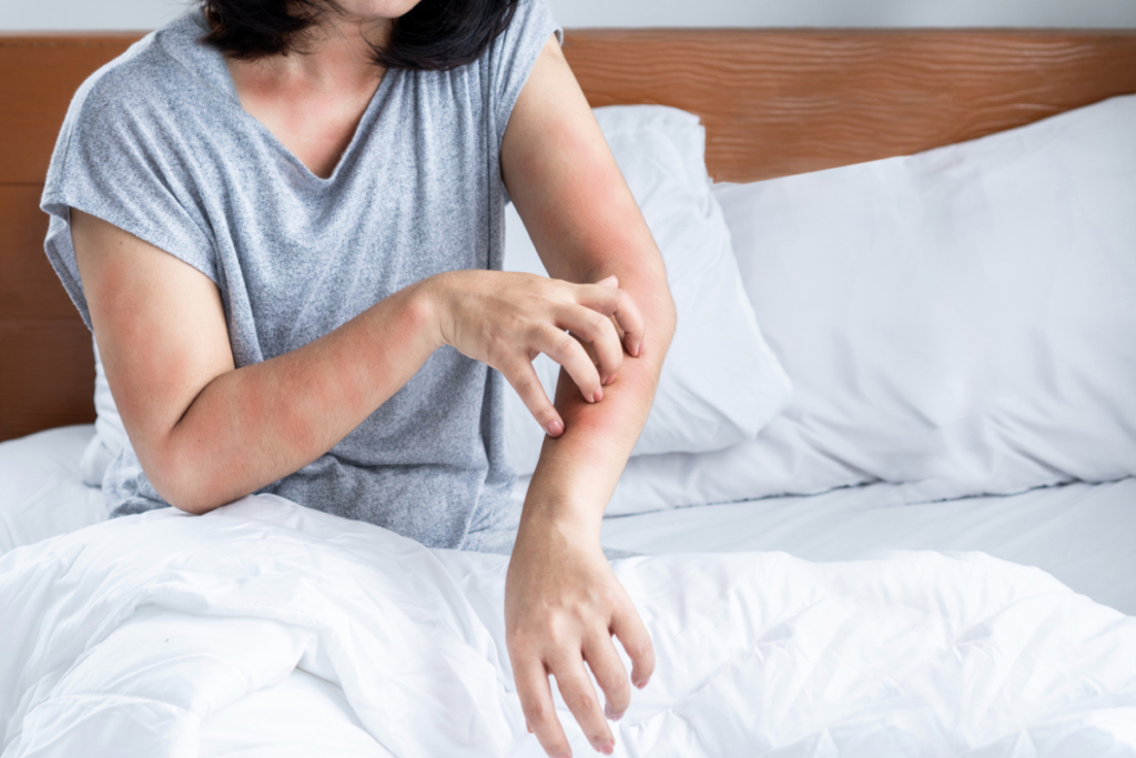 3-4. 【リスク④】金属アレルギーと色素沈着